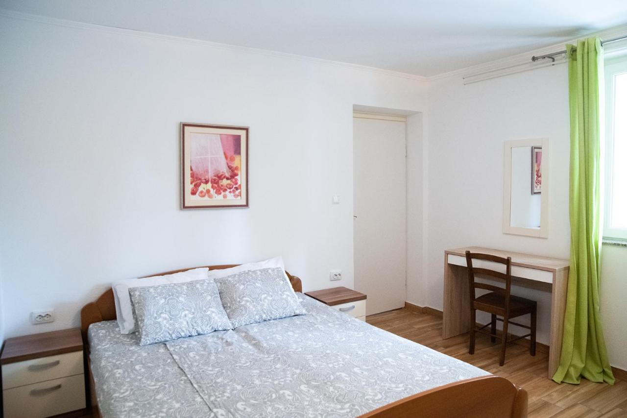 Apartmani Vrtodusic Banjol Екстериор снимка