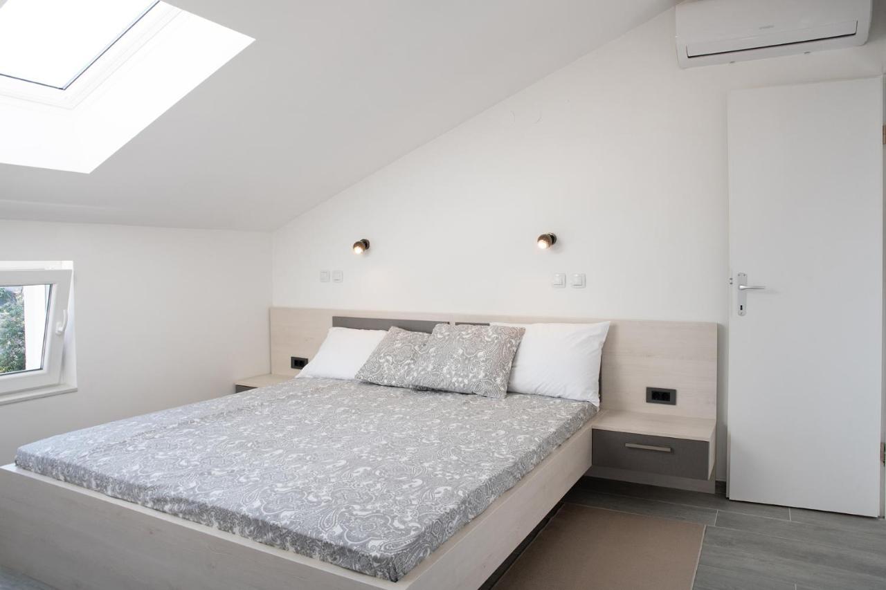 Apartmani Vrtodusic Banjol Екстериор снимка