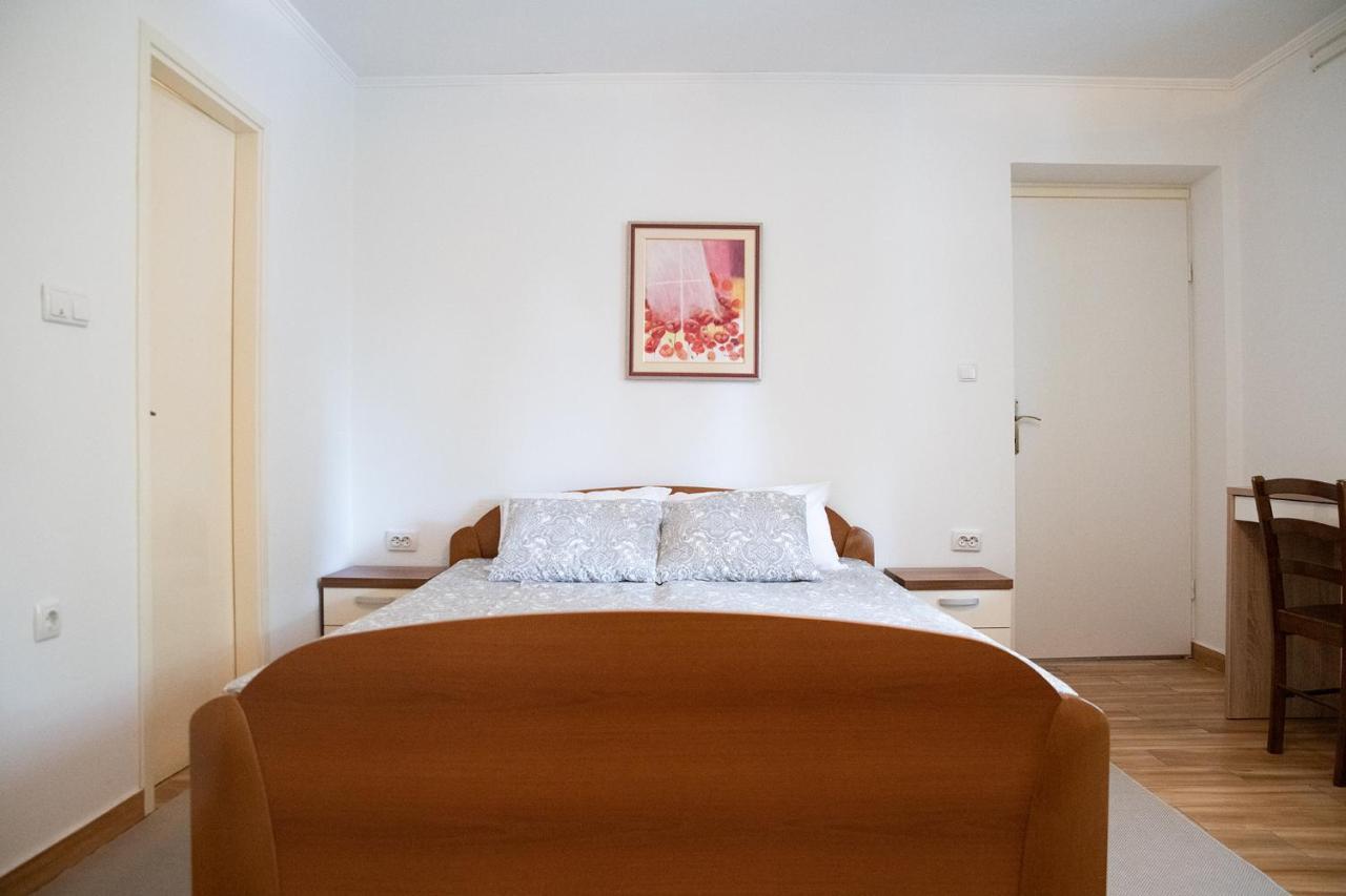 Apartmani Vrtodusic Banjol Екстериор снимка