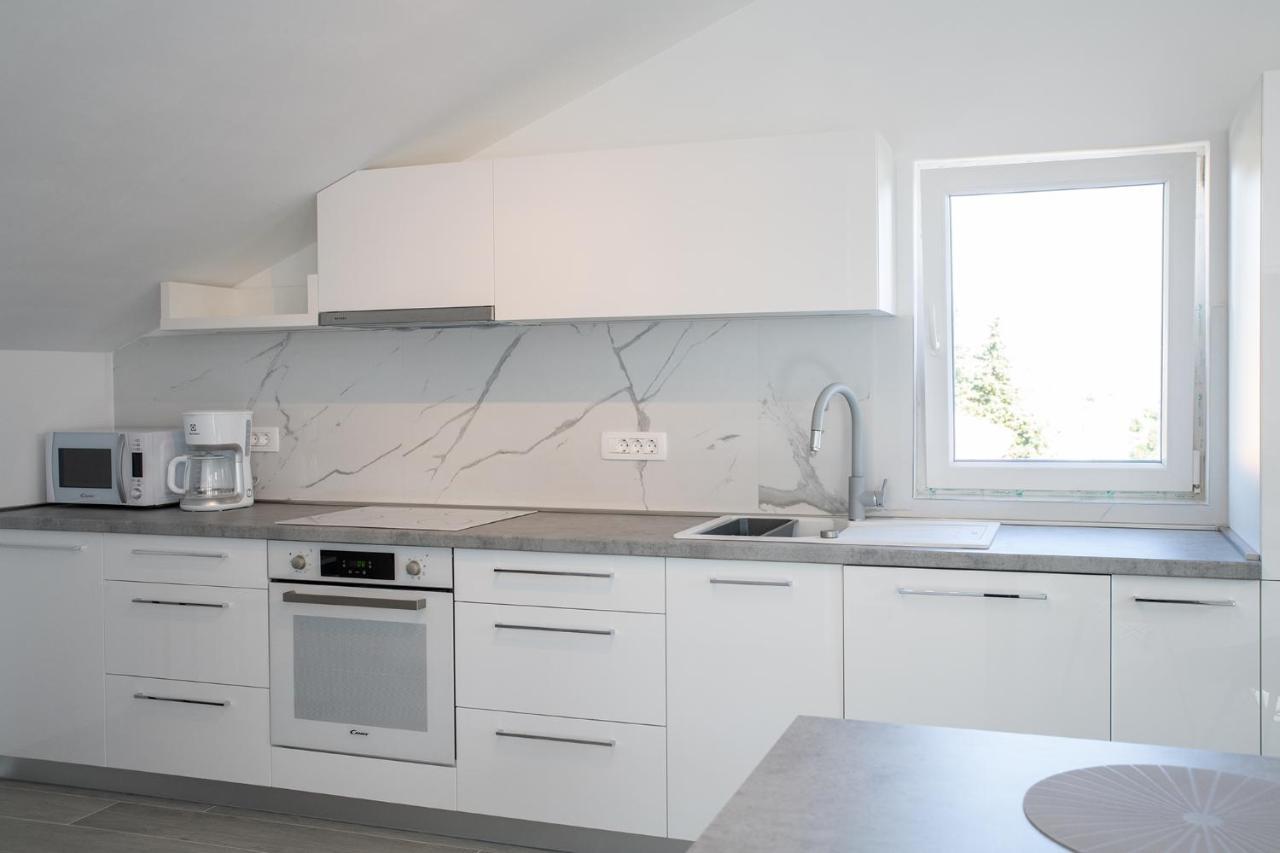 Apartmani Vrtodusic Banjol Екстериор снимка