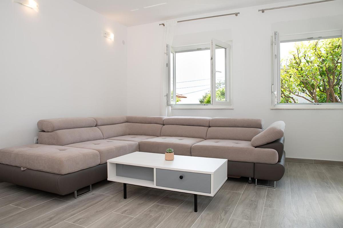 Apartmani Vrtodusic Banjol Екстериор снимка