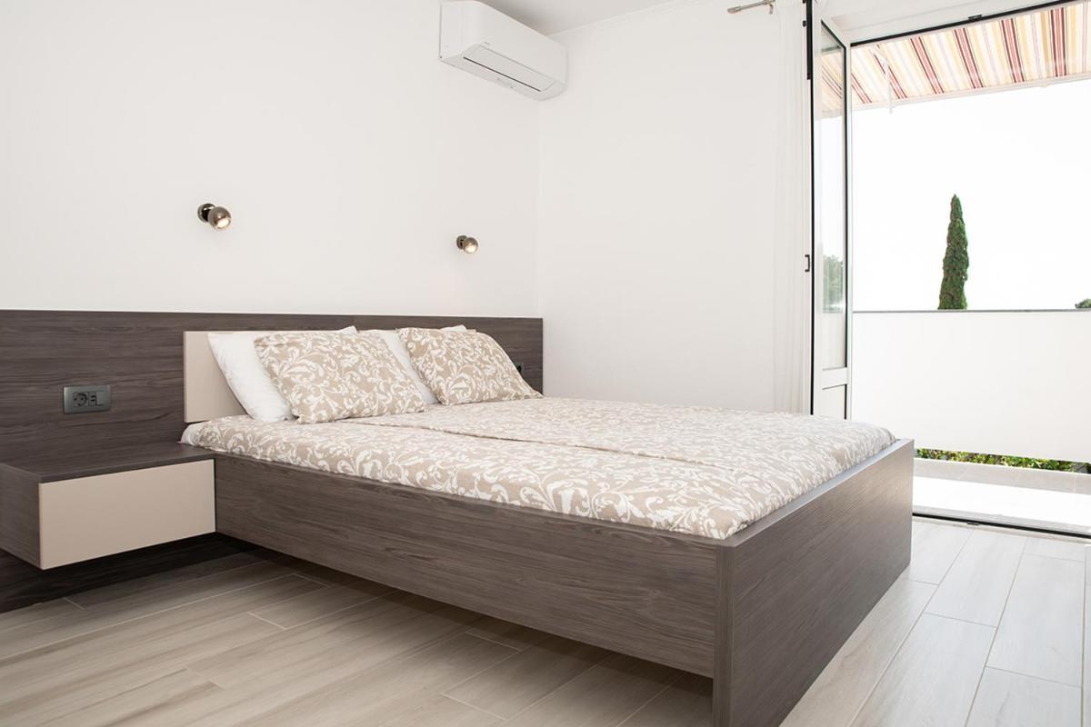 Apartmani Vrtodusic Banjol Екстериор снимка