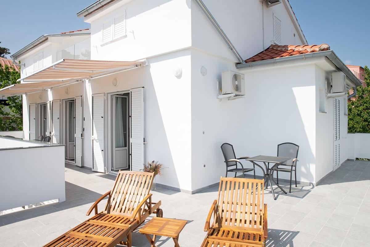 Apartmani Vrtodusic Banjol Екстериор снимка