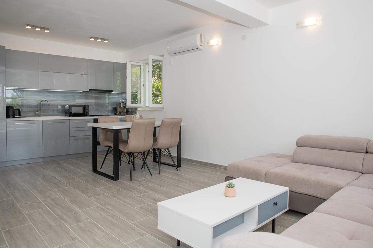 Apartmani Vrtodusic Banjol Екстериор снимка