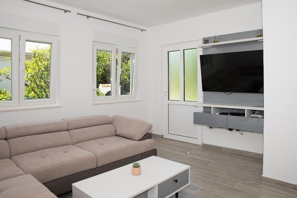 Apartmani Vrtodusic Banjol Екстериор снимка