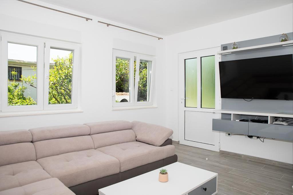 Apartmani Vrtodusic Banjol Екстериор снимка
